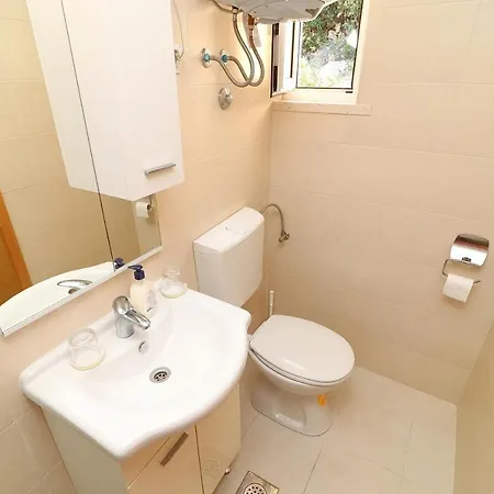 Belin Mljet Πανσιόν